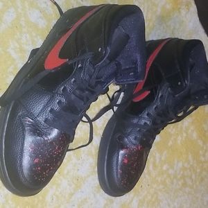 JORDAN 1 RED SPLATTERED PAINT